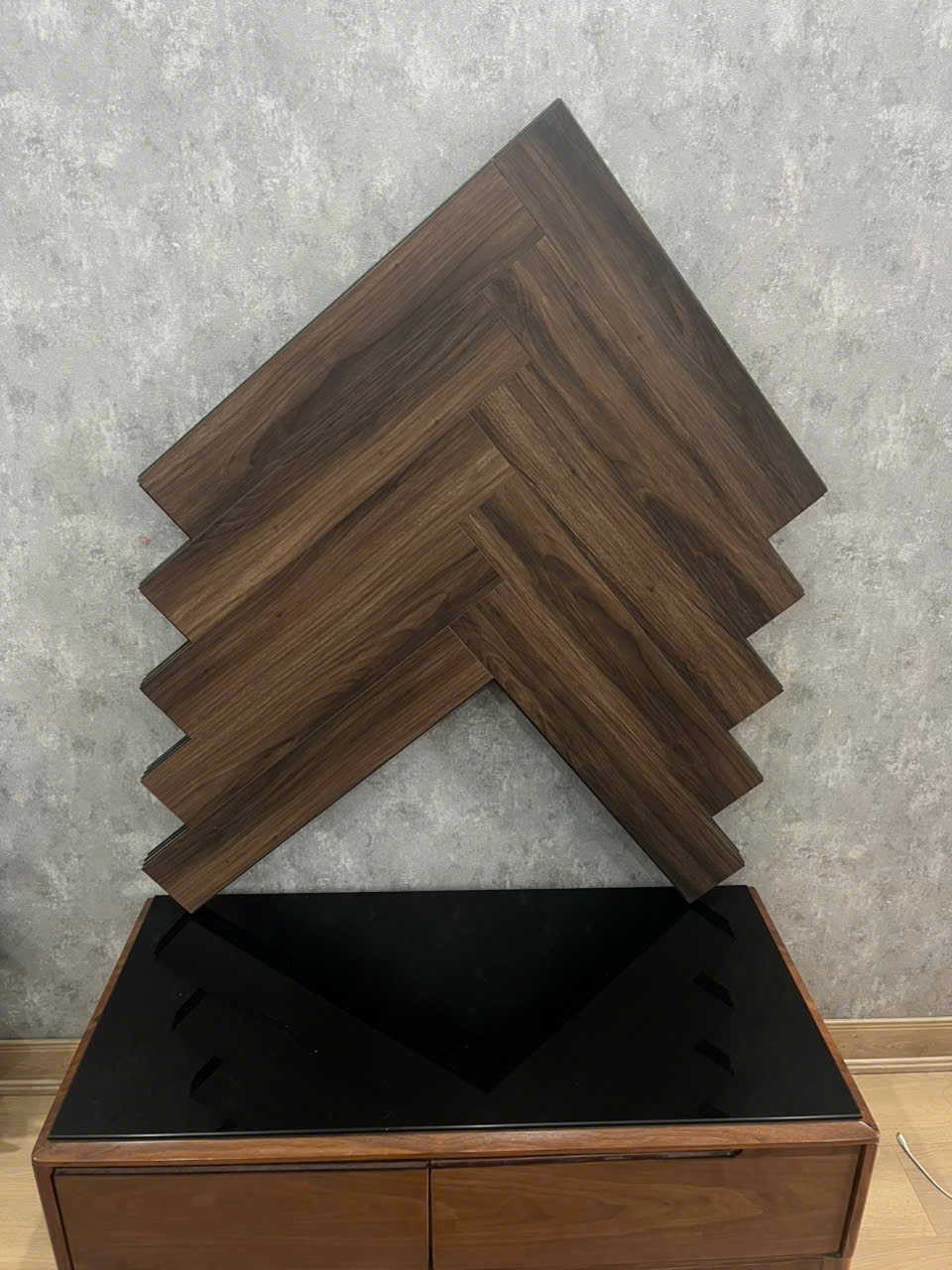 SÀN GỖ XƯƠNG CÁ CỐT ĐEN TL-626